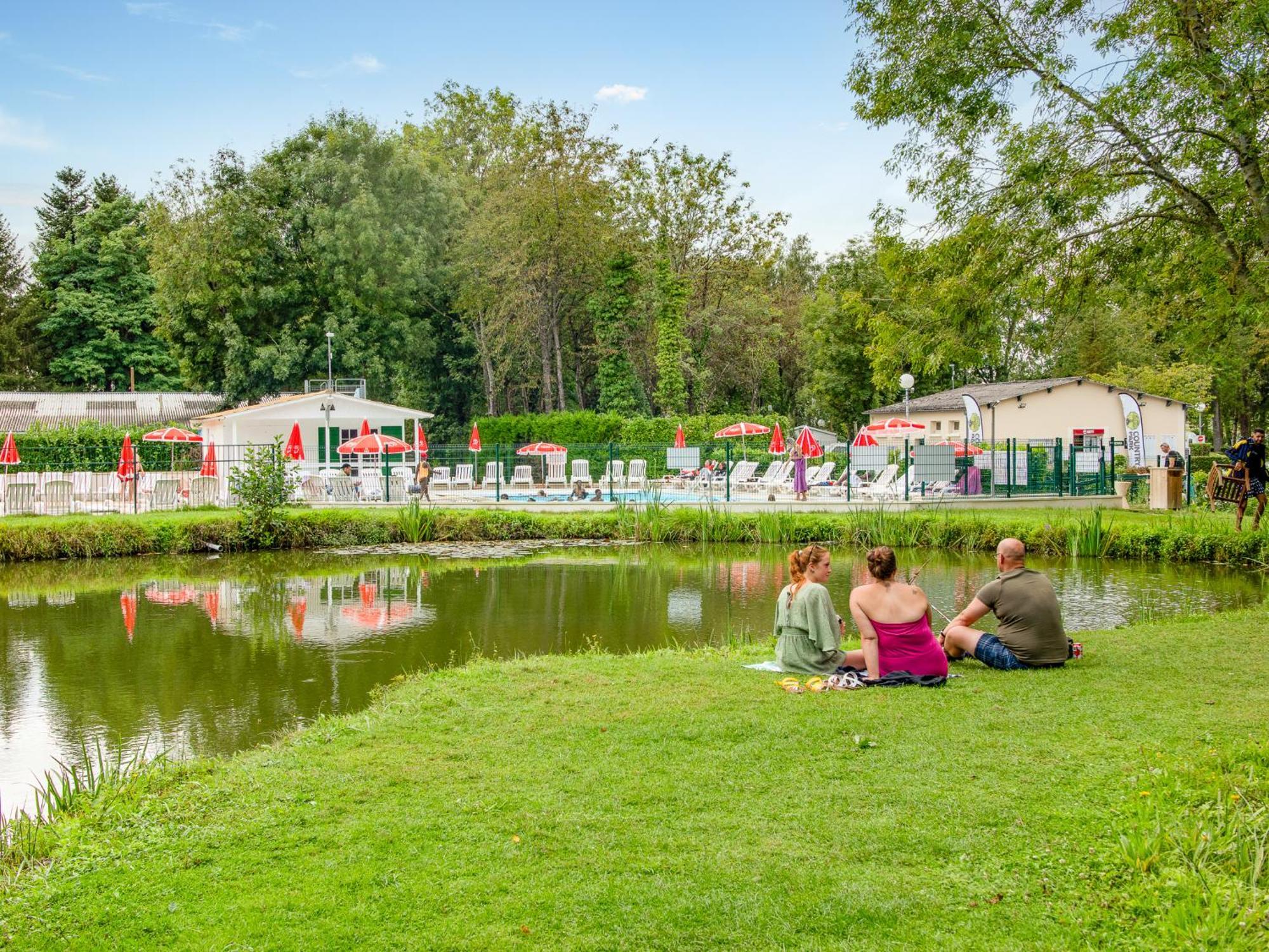 Camping Les Etangs Fleuris 4 Touquin Extérieur photo
